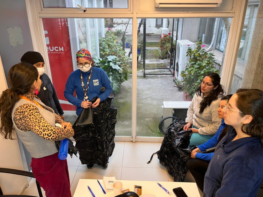 Programa RNAO organiza capacitación en reparación de colchones de flotación seca 