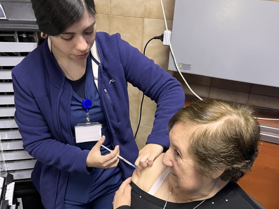 Hospital de San Fernando habilita nuevo punto de vacunación para reforzar Campaña de Invierno 2026