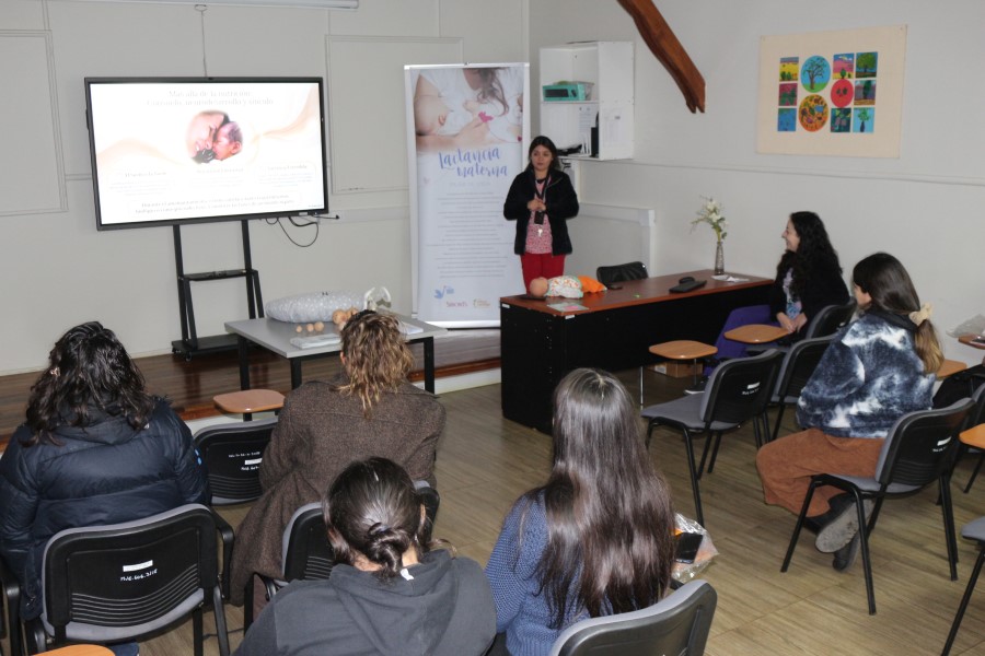 Hospital de San Fernando conmemora la Semana Mundial de la Lactancia Materna con taller educativo para gestantes