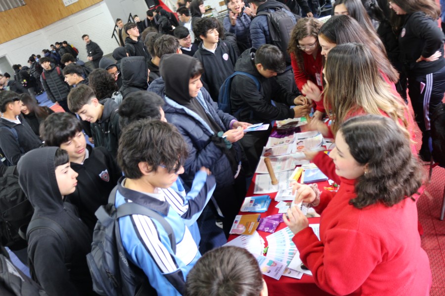 Tercera versión de la “Feria de la Salud para Jóvenes”: Consolidado una alianza preventiva entre educación y salud