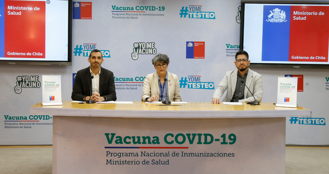 Se inicia vacunación anual contra COVID-19 en personal de salud y personas inmunocomprometidas
